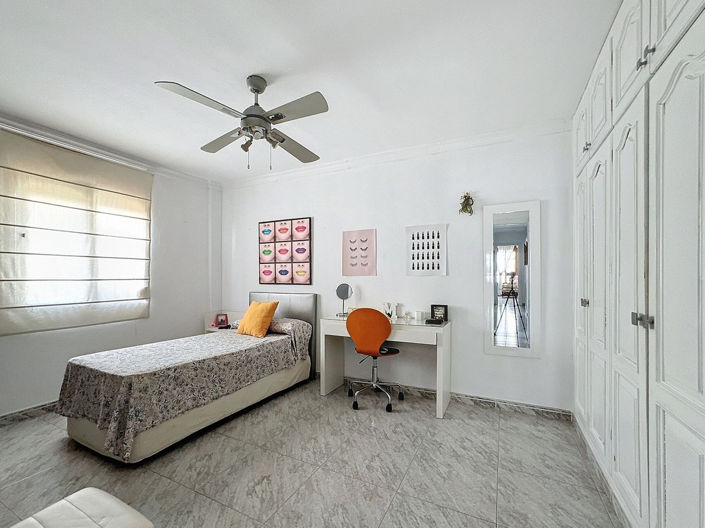 Image No.22-5 Bed Semi-Detached for sale