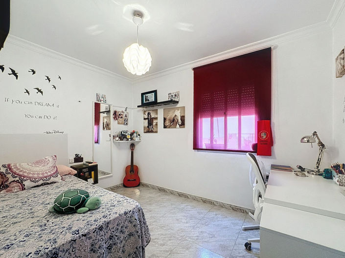 Image No.27-5 Bed Semi-Detached for sale