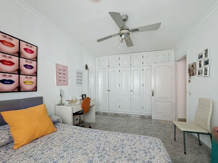 Image No.28-5 Bed Semi-Detached for sale