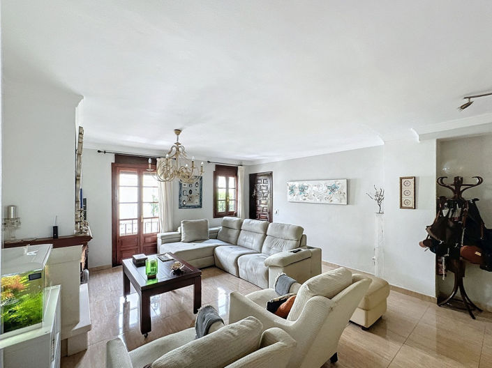 Image No.3-5 Bed Semi-Detached for sale