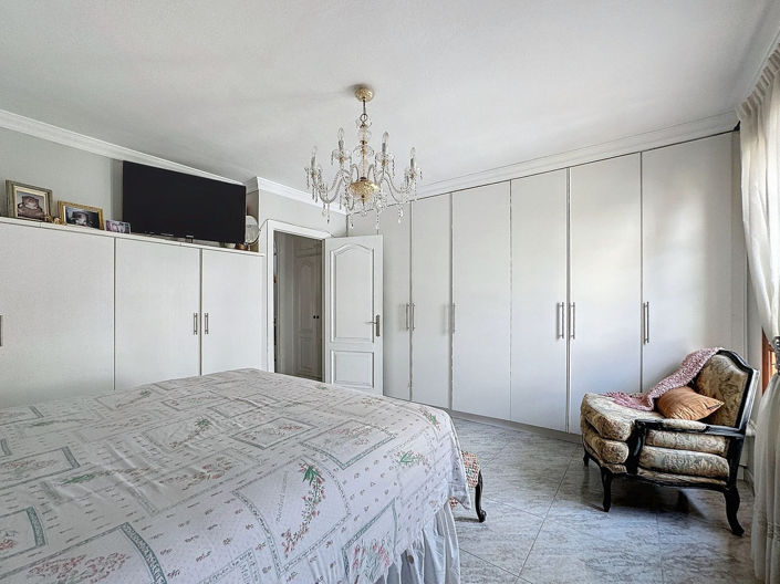 Image No.32-5 Bed Semi-Detached for sale