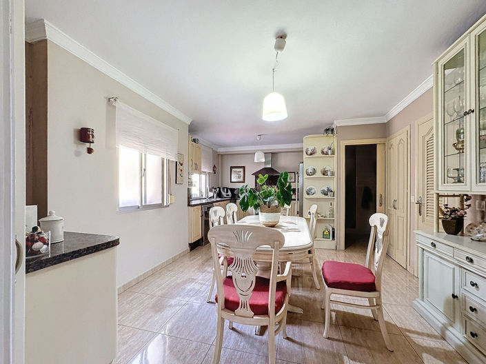 Image No.9-5 Bed Semi-Detached for sale