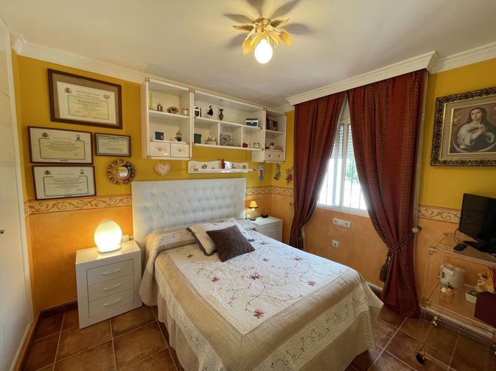Image No.16-4 Bed Townhouse for sale
