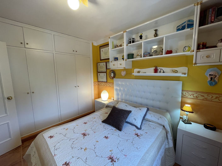 Image No.17-4 Bed Townhouse for sale