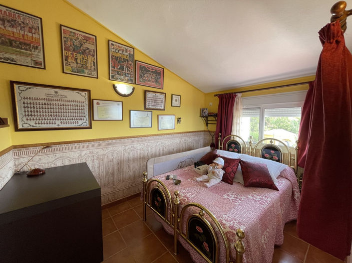 Image No.20-4 Bed Townhouse for sale
