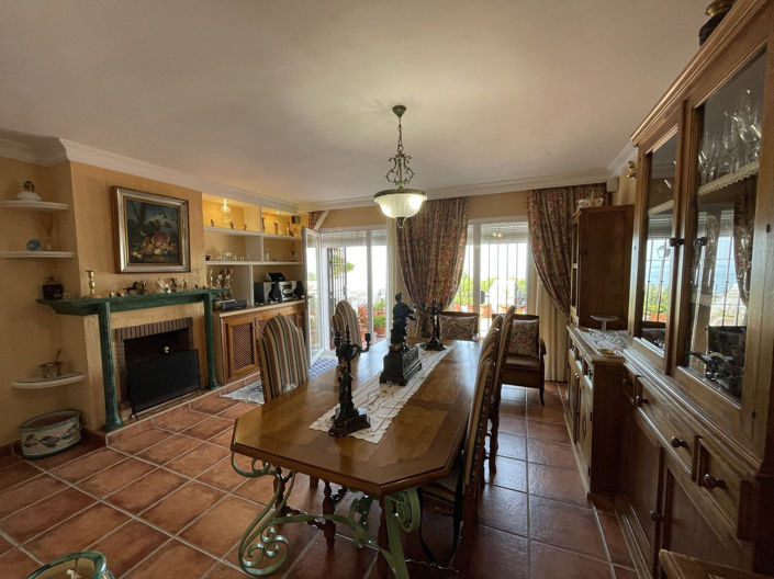Image No.35-4 Bed Townhouse for sale