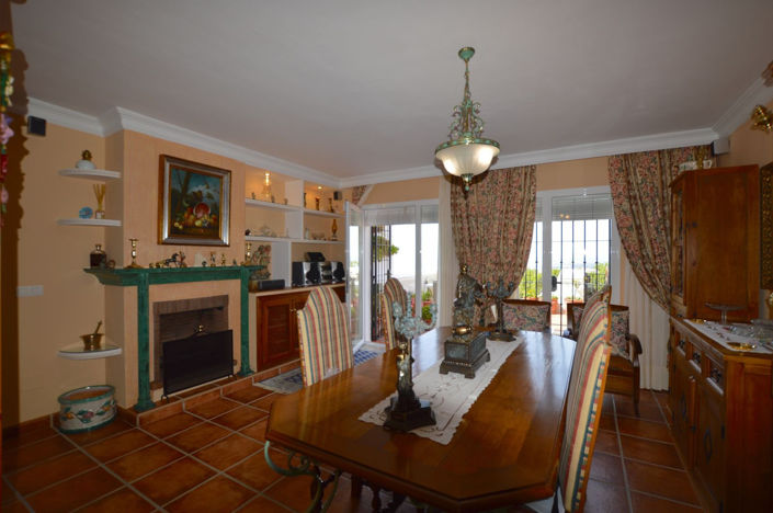 Image No.38-4 Bed Townhouse for sale