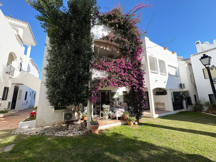 Image No.25-3 Bed Semi-Detached for sale
