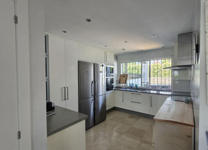 Image No.20-5 Bed Townhouse for sale