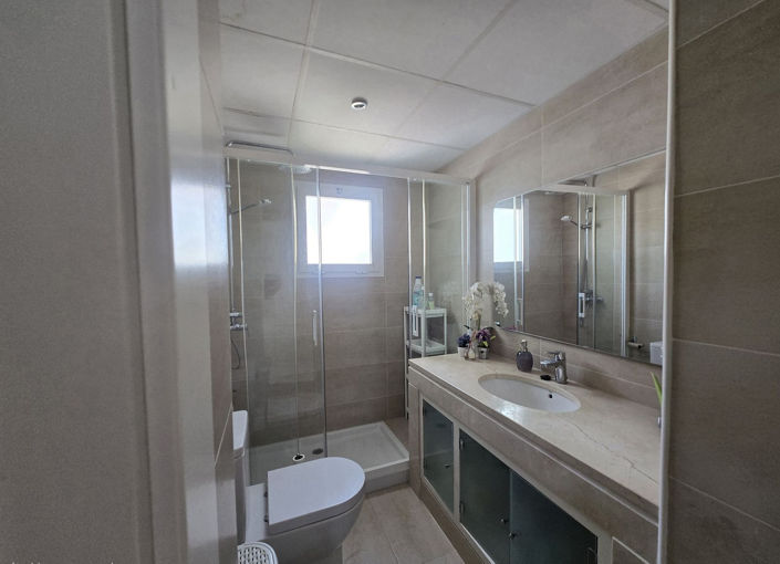 Image No.26-5 Bed Townhouse for sale