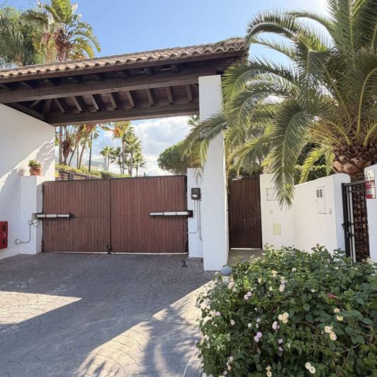 Image No.3-5 Bed Townhouse for sale