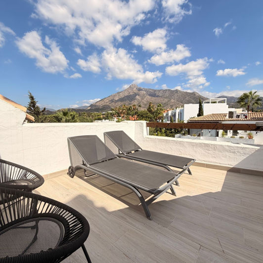 Image No.36-5 Bed Townhouse for sale