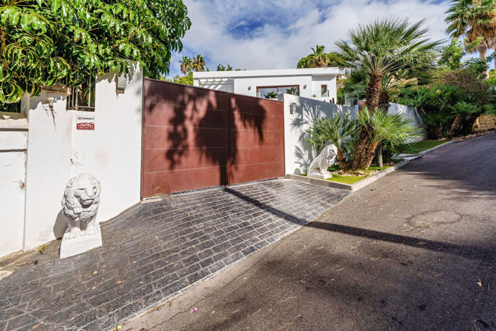 Image No.42-5 Bed Villa for sale