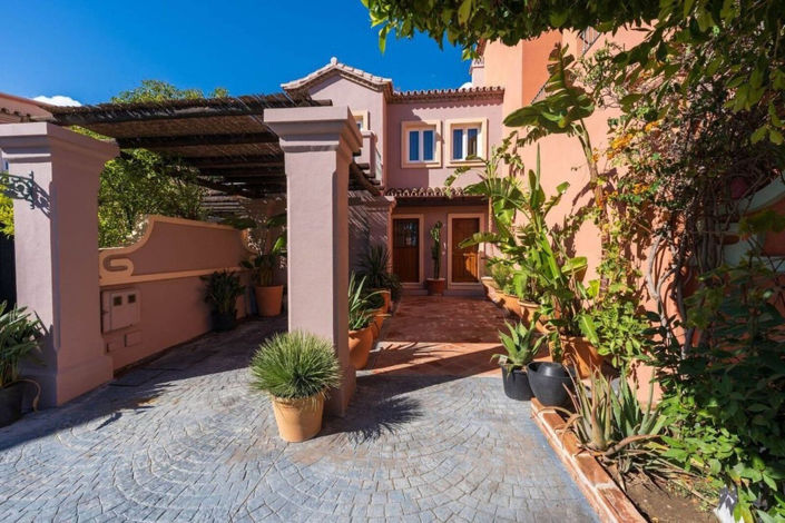Image No.24-3 Bed Townhouse for sale