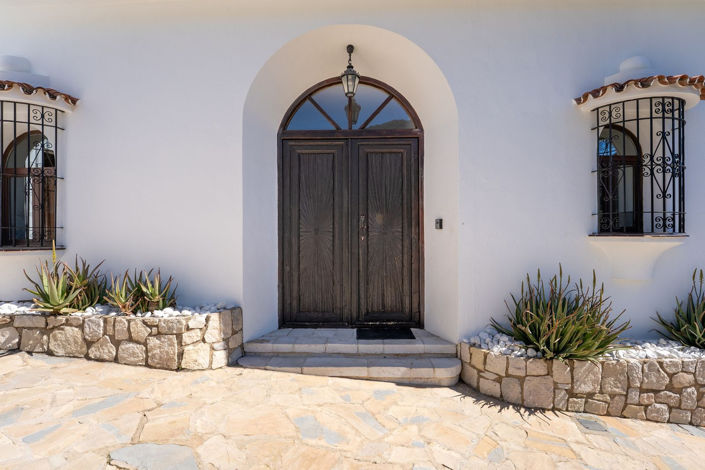 Image No.32-11 Bed Villa for sale