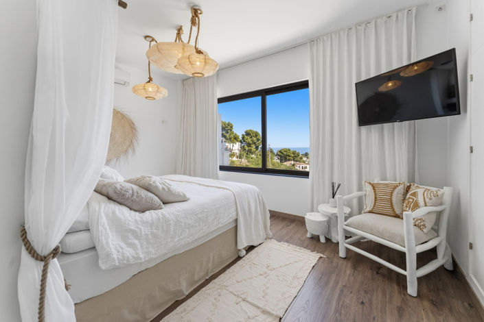 Image No.33-11 Bed Villa for sale