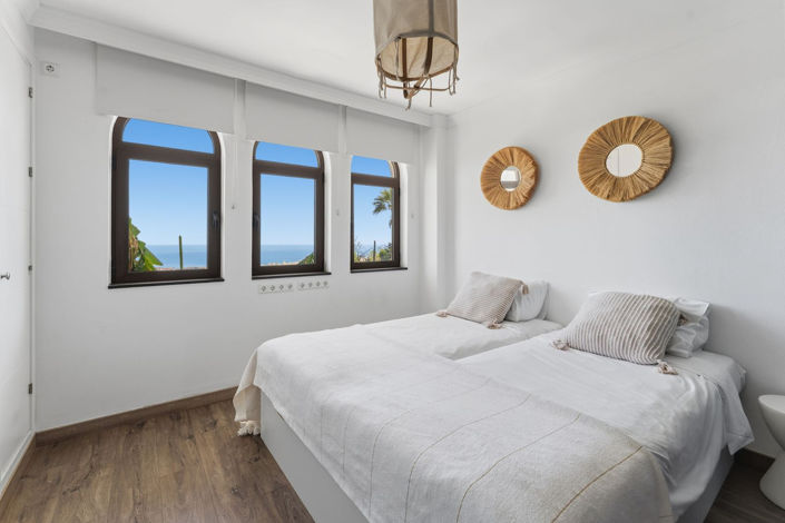 Image No.39-11 Bed Villa for sale