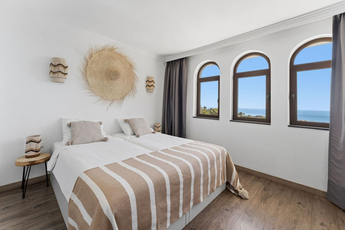Image No.41-11 Bed Villa for sale