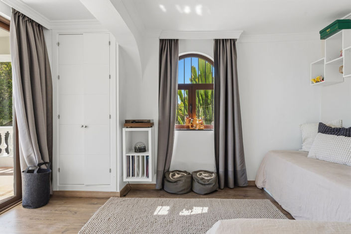 Image No.42-11 Bed Villa for sale