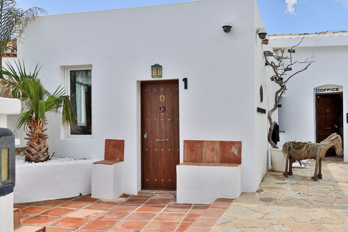 Image No.45-11 Bed Villa for sale