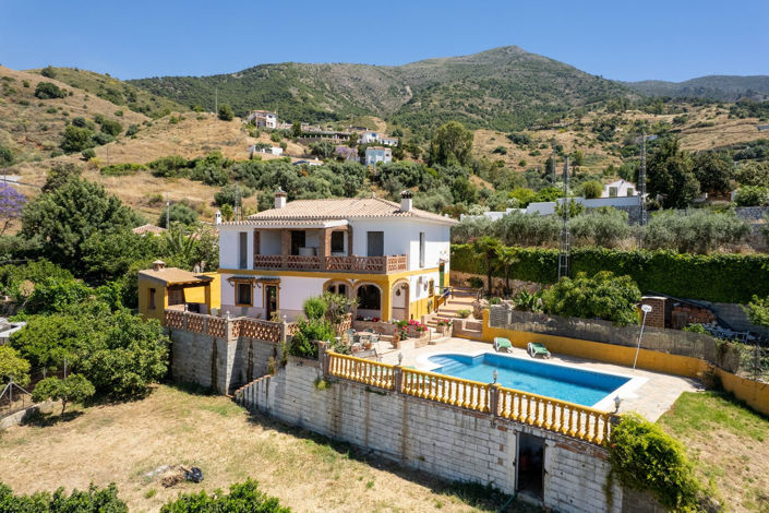 Image No.2-Villa de 4 chambres à vendre à Mijas