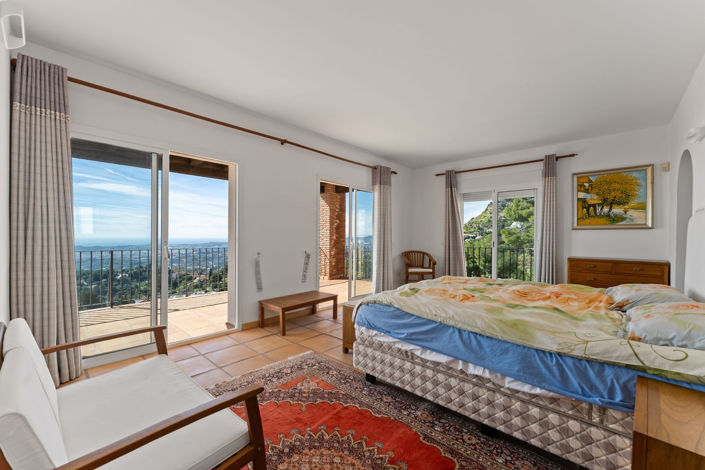 Image No.30-3 Bed Villa for sale