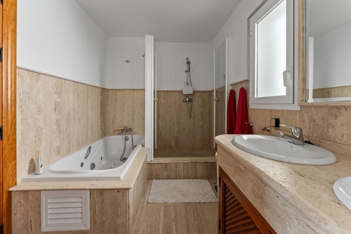 Image No.43-3 Bed Villa for sale