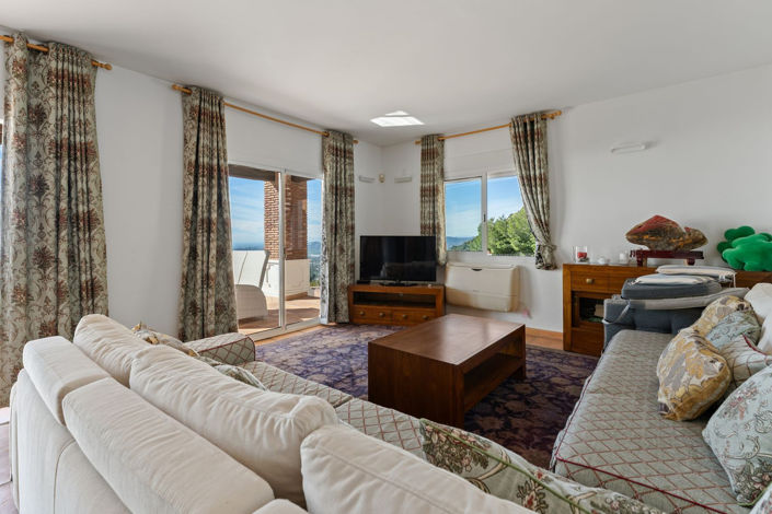 Image No.5-3 Bed Villa for sale