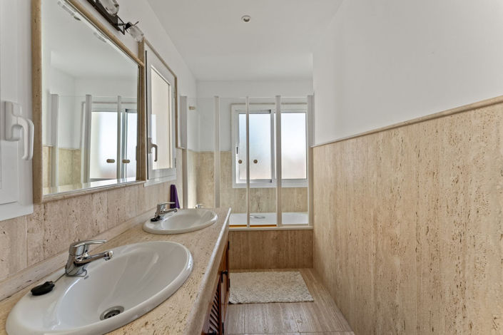 Image No.52-3 Bed Villa for sale