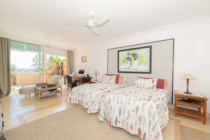 Image No.25-3 Bed Apartment for sale