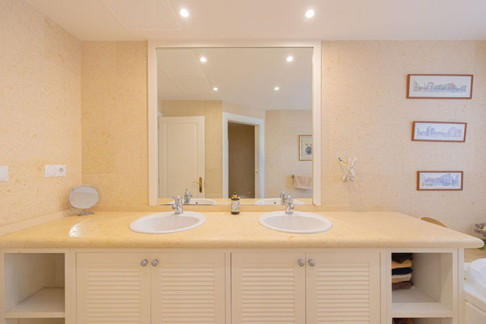 Image No.28-3 Bed Apartment for sale