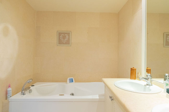Image No.40-3 Bed Apartment for sale