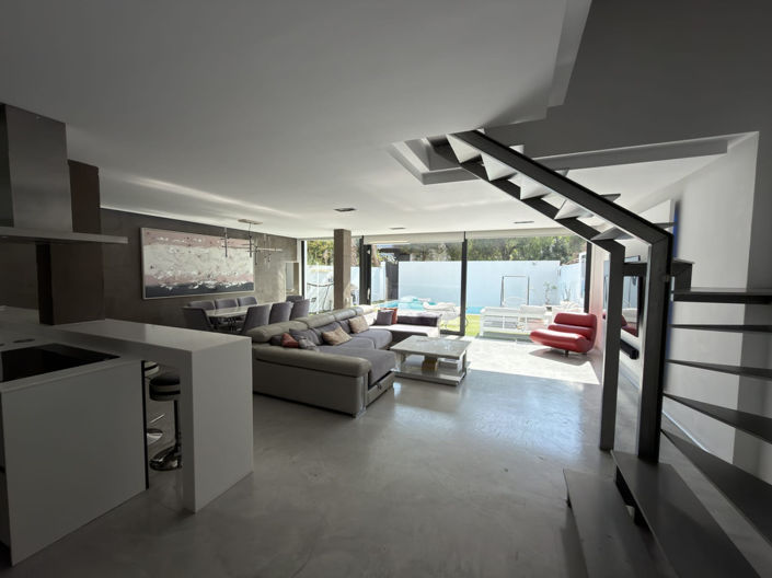 Image No.40-3 Bed Semi-Detached for sale