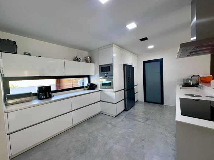 Image No.7-3 Bed Semi-Detached for sale
