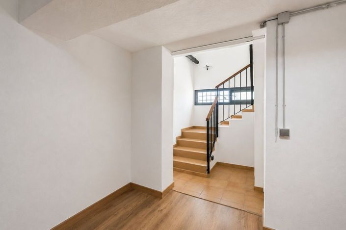 Image No.16-9 Bed Semi-Detached for sale
