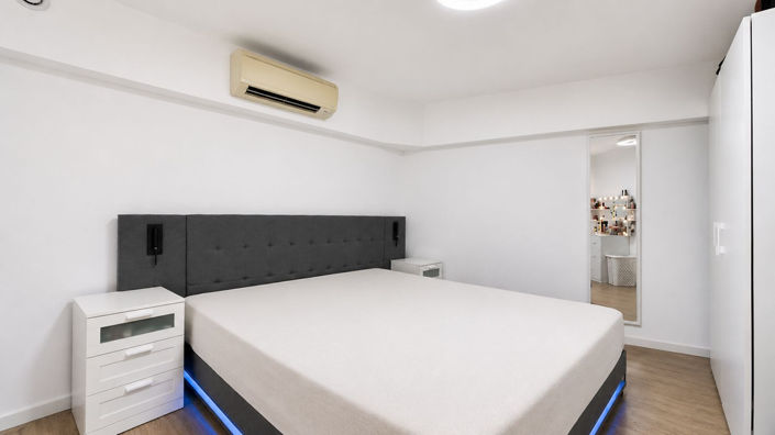 Image No.23-9 Bed Semi-Detached for sale