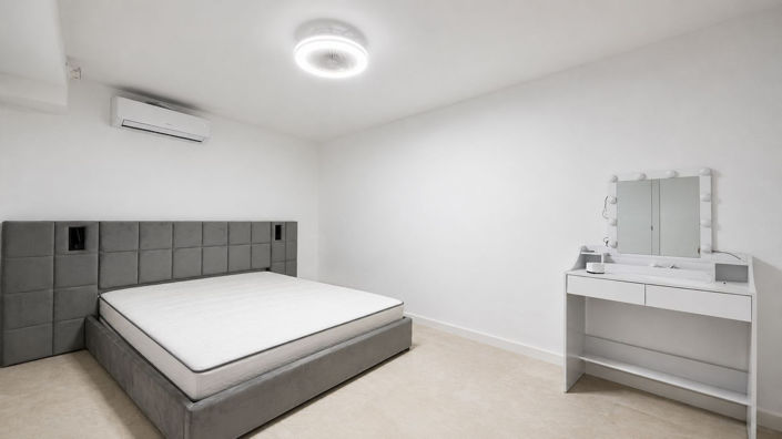 Image No.25-9 Bed Semi-Detached for sale
