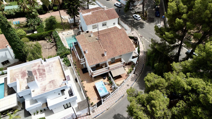 Image No.3-9 Bed Semi-Detached for sale