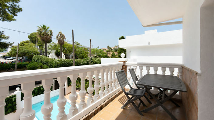 Image No.30-9 Bed Semi-Detached for sale