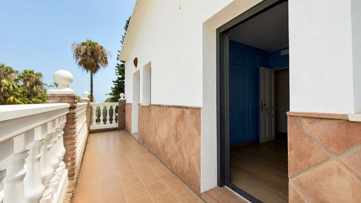 Image No.35-9 Bed Semi-Detached for sale