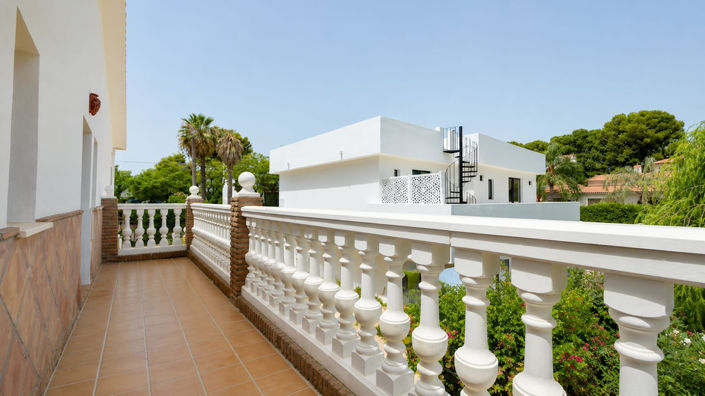 Image No.36-9 Bed Semi-Detached for sale