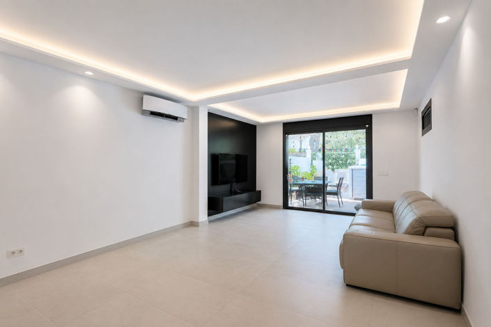 Image No.4-9 Bed Semi-Detached for sale