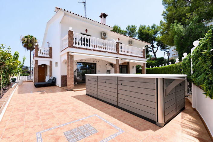 Image No.43-9 Bed Semi-Detached for sale