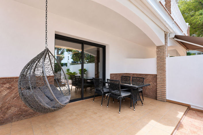 Image No.44-9 Bed Semi-Detached for sale