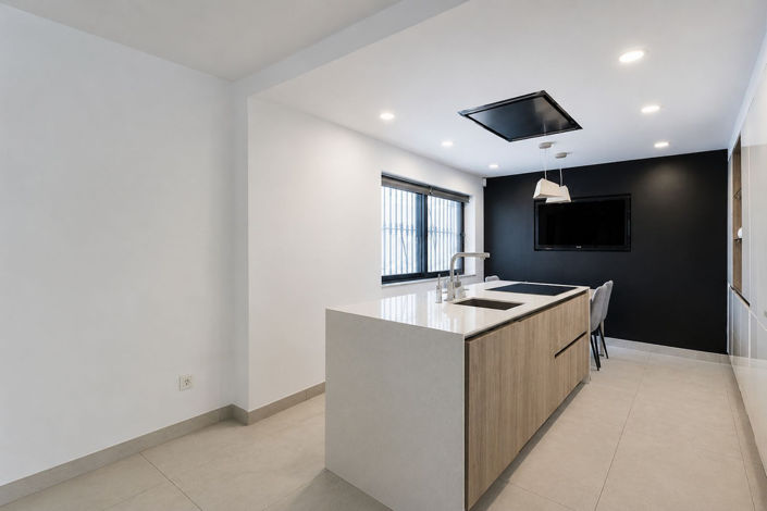 Image No.7-9 Bed Semi-Detached for sale