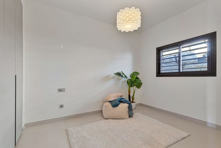 Image No.25-3 Bed Apartment for sale