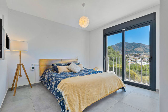 Image No.14-3 Bed Townhouse for sale