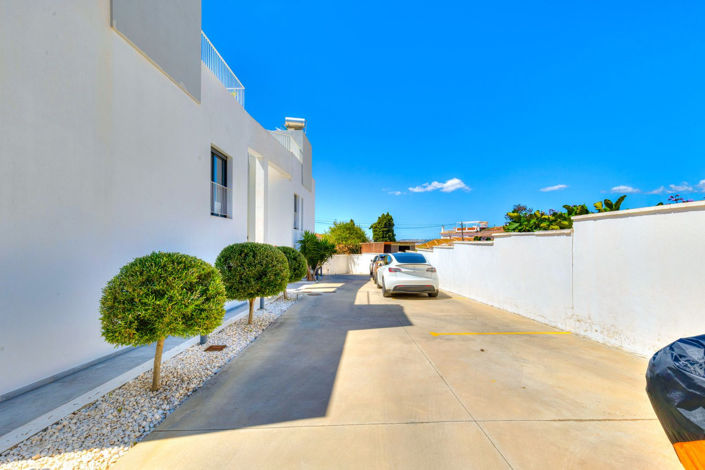 Image No.38-3 Bed Townhouse for sale