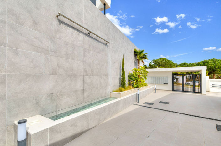 Image No.36-3 Bed Semi-Detached for sale