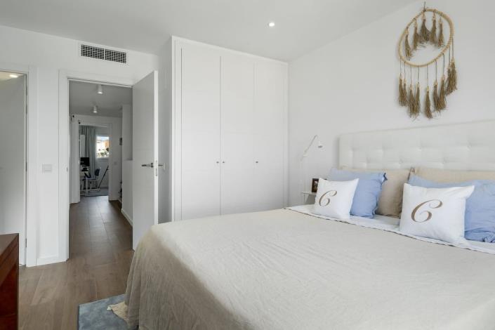 Image No.20-3 Bed House for sale